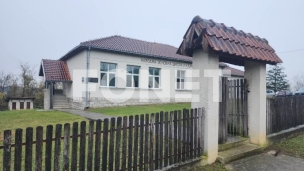 Samo naizgled normalno